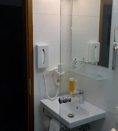 Lieth-hotel-gruenreich 3*