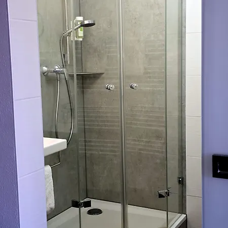 Lieth-hotel-gruenreich 3*