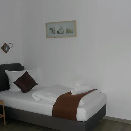 Lieth-hotel-gruenreich מלון 3*
