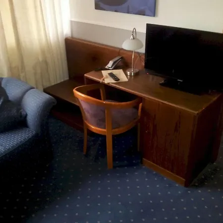 Lieth-hotel-gruenreich 3* باد فولنغبوستل