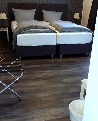 Lieth-hotel-gruenreich 3* باد فولنغبوستل