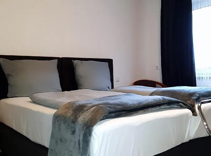 Lieth-hotel-gruenreich 3*