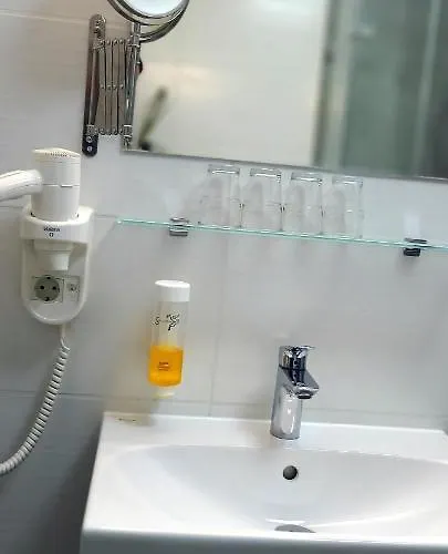 Lieth-hotel-gruenreich 3*