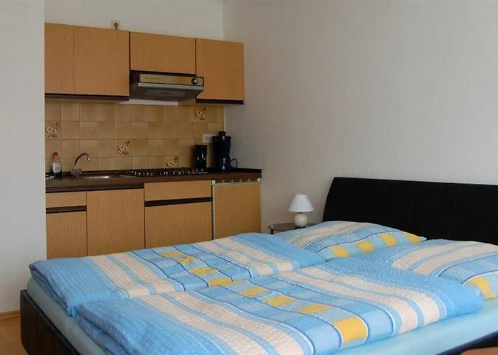 Lieth-hotel-gruenreich فندق