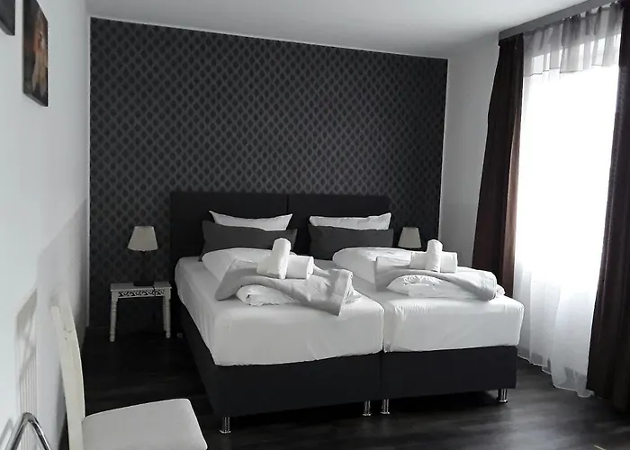 Lieth-hotel-gruenreich فندق 3*