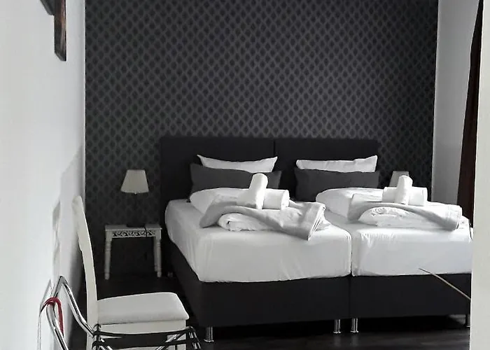 Lieth-hotel-gruenreich מלון
